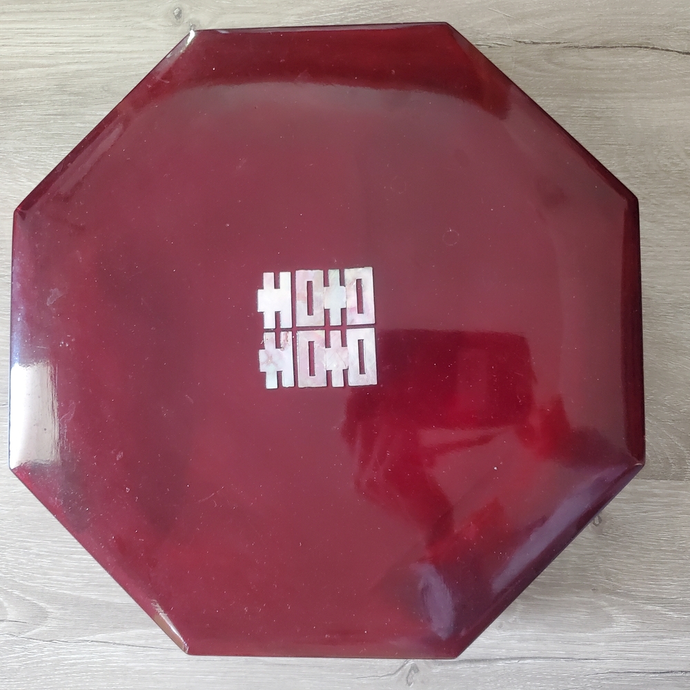 Vintage traditional octagonal Korean box with pearly shell inlay